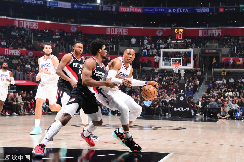 进攻端则更 进攻端则更